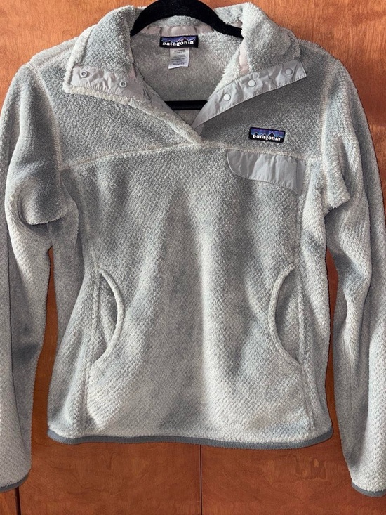 Patagonia Jackets & Blazers - Patagonia Light Gray Fleece Snap-T Pullover